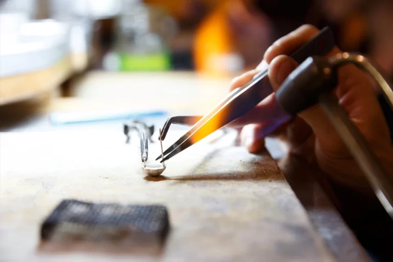 corso-oreficeria-professionale-milano-1-768x512